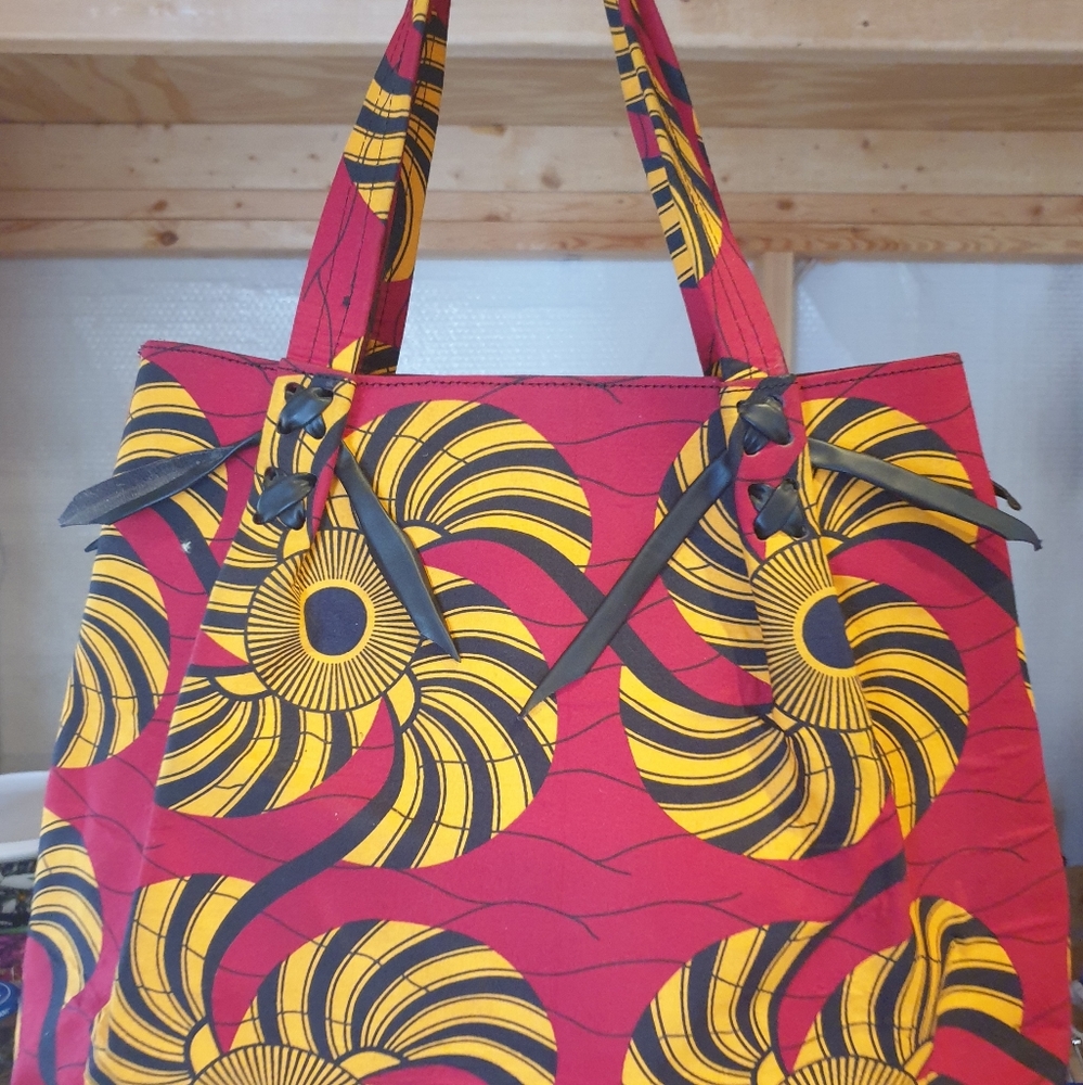 ÀNKÀRA PRINT HANDBAG